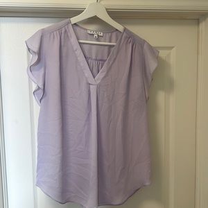 Women’s MEDIUM short-sleeved blouse